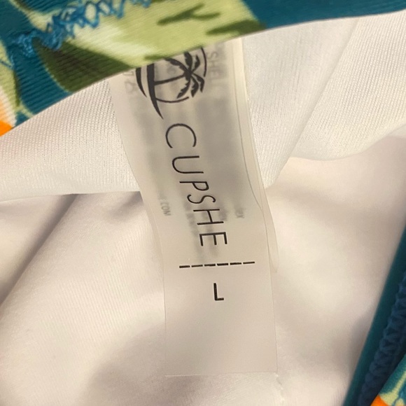 CUPSHE One Piece Bathing Suit - Picture 6 of 6